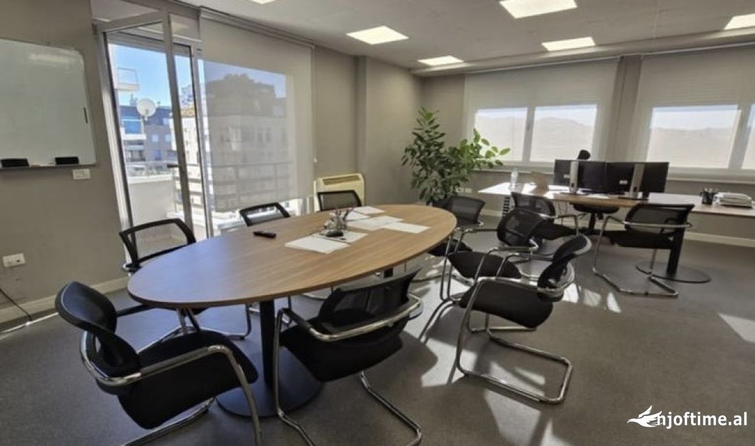 Ambient Komercial me qira ne Bllok