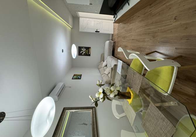 Shitet Apartament 3+1 +Dyqan Kinostudjo,Tirane