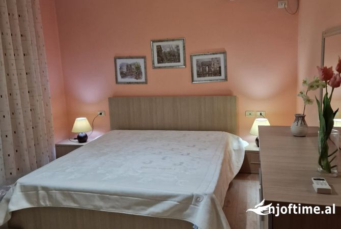 Shtepi me qera Apartament ne Tirane, 1+1, Mobilimi E mobiluar, Pagesa 800  Euro.