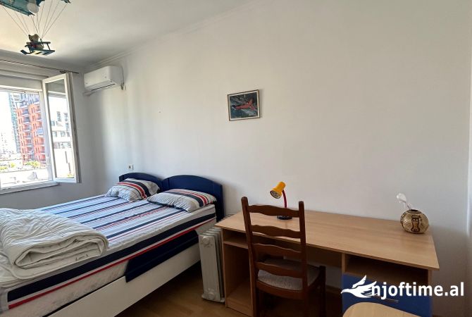 Shtepi me qera Apartament ne Tirane, 3+1, Mobilimi E mobiluar, Pagesa 900  Euro.