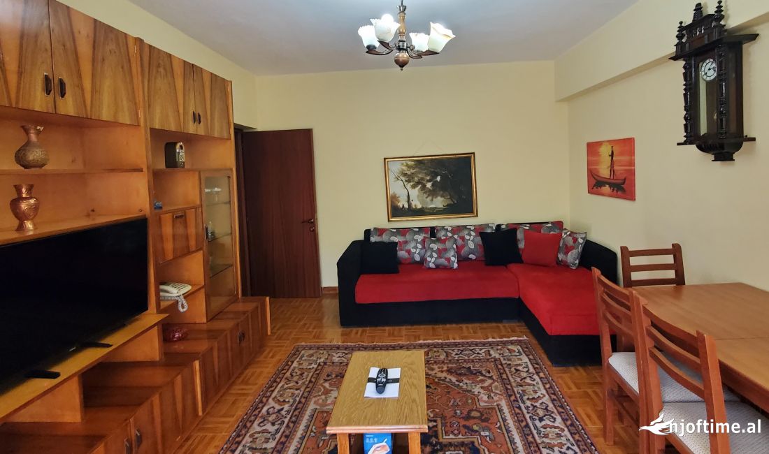 Shtepi me qera Apartament ne Tirane, 2+1, Mobilimi E mobiluar, Pagesa 500  Euro.