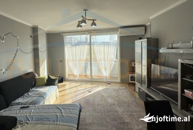 Appartamento in vendita a Tirana 2+1, Arredato