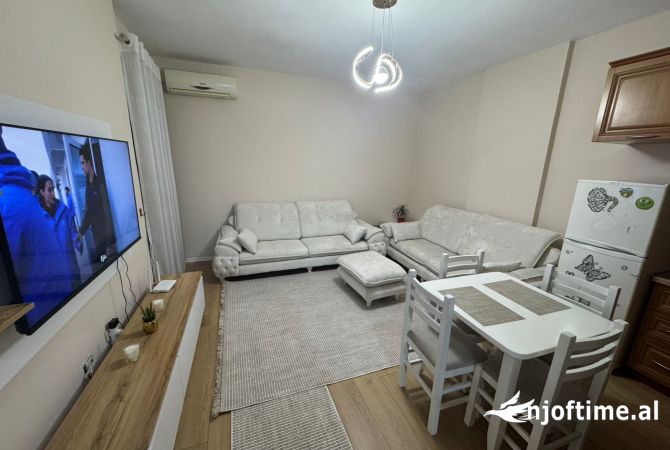 Appartamento in affitto a Tirana 1+1, Arredato