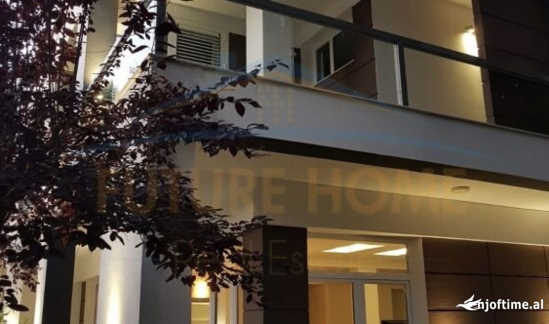 Shtepi ne shitje Vila Luksoze ne Durres, 3+1, Mobilimi E mobiluar, Pagesa 750,000  Euro.