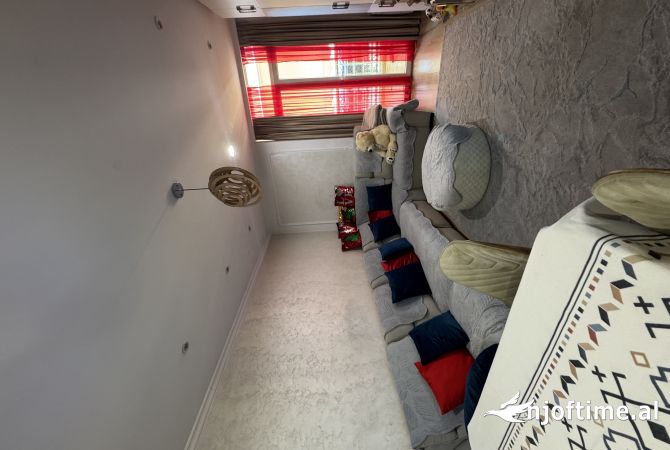 Shitet Apartament 2+1+2 Rruga Bardhyl,Tirane