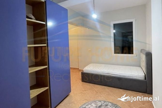 Shtepi me qera Apartament ne Tirane, 3+1, Mobilimi E mobiluar, Pagesa 650  Euro.