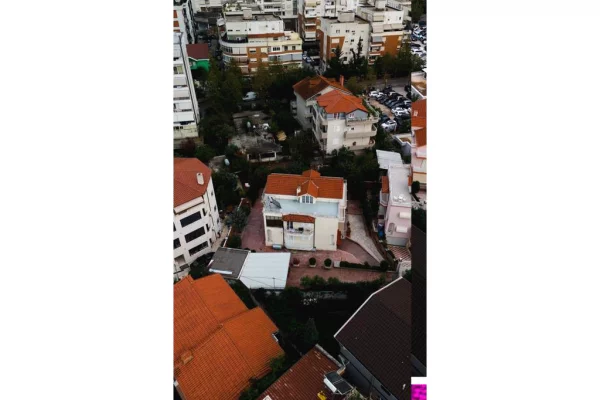 Casa privata/Indipendente in affitto a Tirana 3+1, SemiArredato