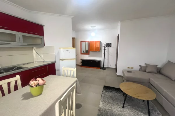 Shtepi me qera Apartament ne Tirane, 2+1, Mobilimi E mobiluar, Pagesa 570  Euro.