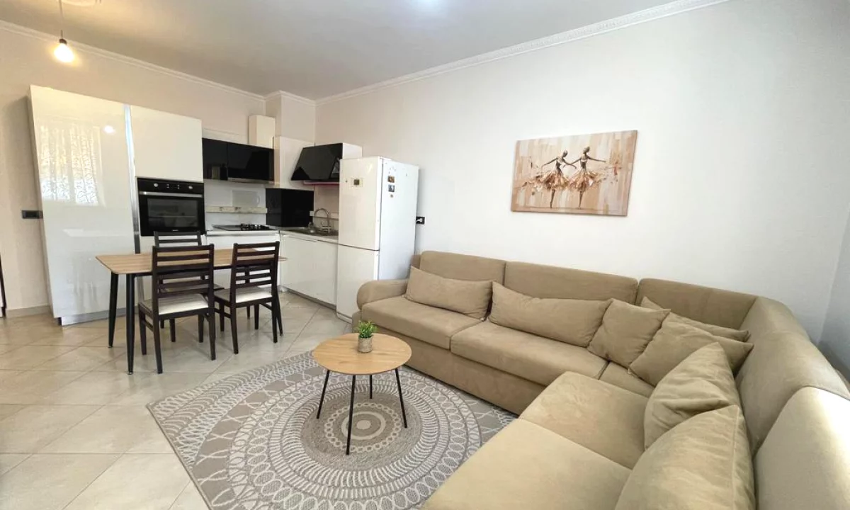 Appartamento in vendita a Tirana 2+1, Arredato