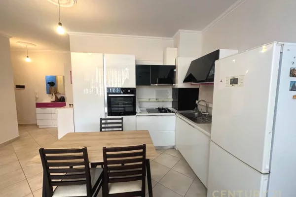 Appartamento in vendita a Tirana 2+1, Arredato