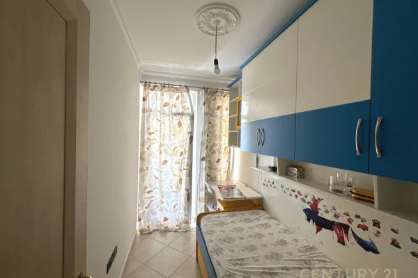 Appartamento in vendita a Tirana 2+1, Arredato