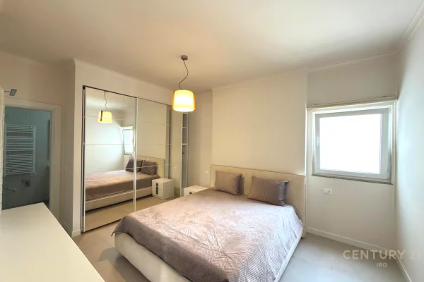 Shtepi ne shitje Apartament ne Tirane, 2+1, Mobilimi E mobiluar, Pagesa 355,000  Euro.