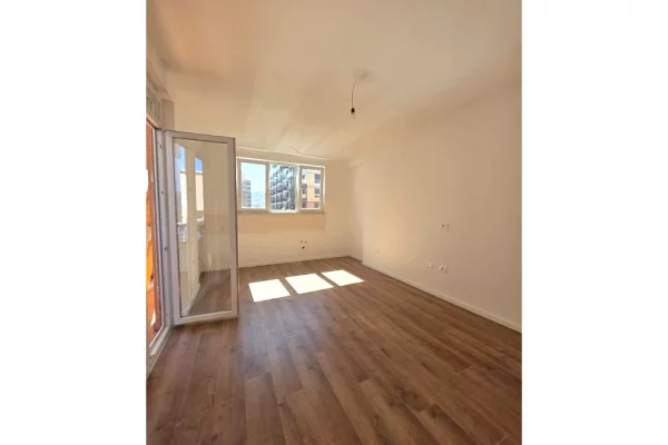 Shtepi ne shitje Apartament ne Tirane, 1+1, Mobilimi Bosh, pa mobiluar, Pagesa 145,000  Euro.