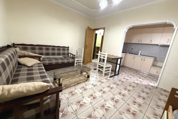 Shtepi ne shitje Apartament ne Tirane, 1+1, Mobilimi Pjeserisht e mobiluar, Pagesa 115,000  Euro.