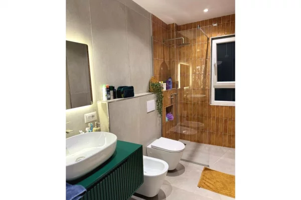 Shtepi me qera Apartament ne Tirane, 2+1, Mobilimi E mobiluar, Pagesa 750  Euro.