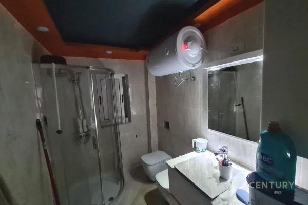 Shtepi ne shitje Apartament ne Tirane, 2+1, Mobilimi E mobiluar, Pagesa 159,000  Euro.