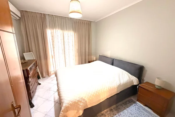 Shtepi me qera Apartament ne Tirane, 1+1, Mobilimi Pjeserisht e mobiluar, Pagesa 600  Euro.