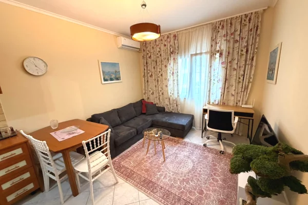 Qera Apartament 1+1 Komuna e Parisit