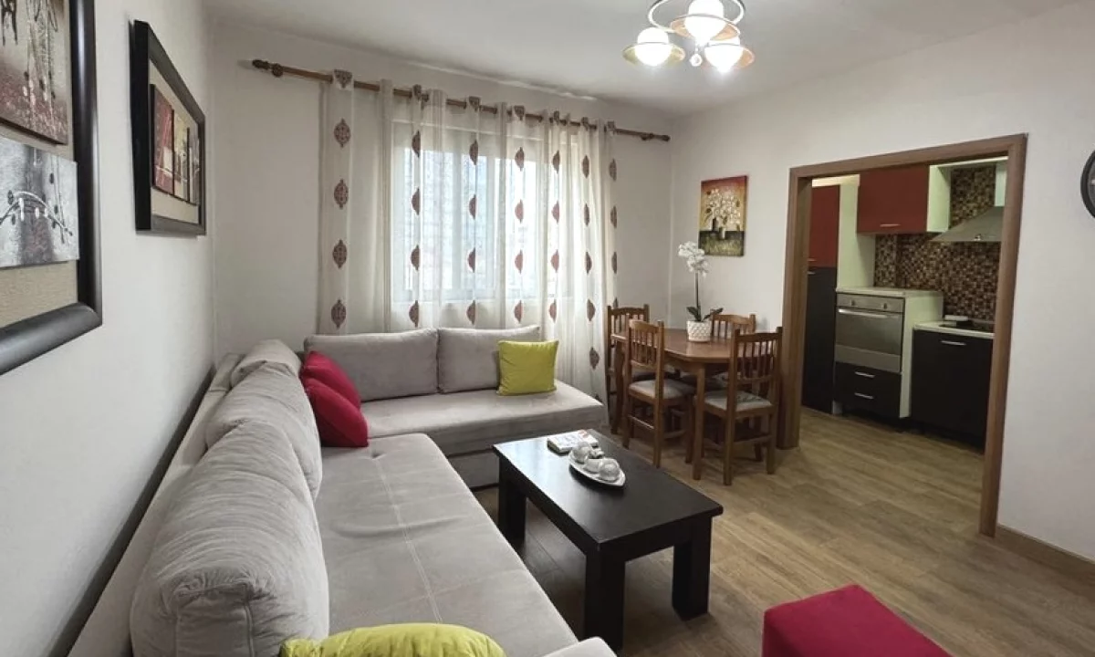 Shtepi ne shitje Apartament ne Tirane, 2+1, Mobilimi E mobiluar, Pagesa 138,000  Euro.