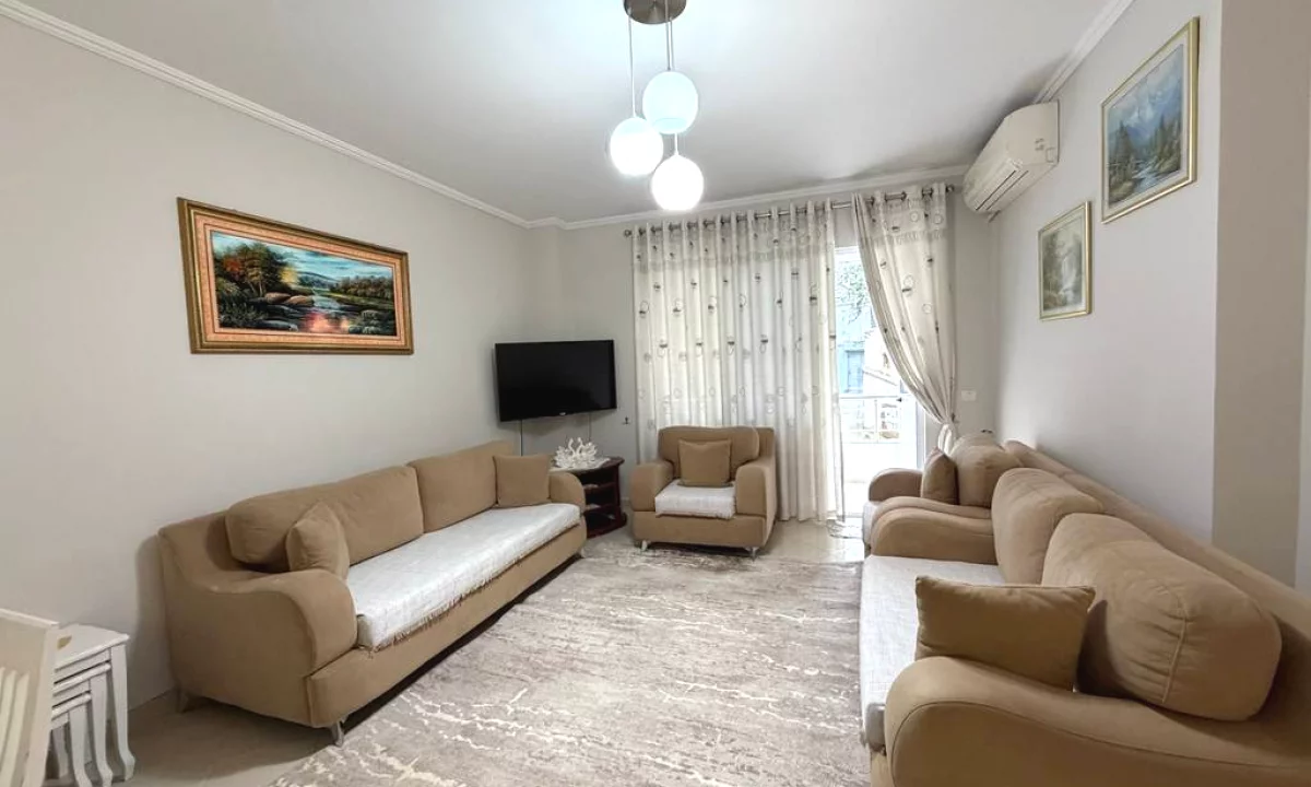 Shtepi me qera Apartament ne Tirane, 2+1, Mobilimi E mobiluar, Pagesa 550  Euro.