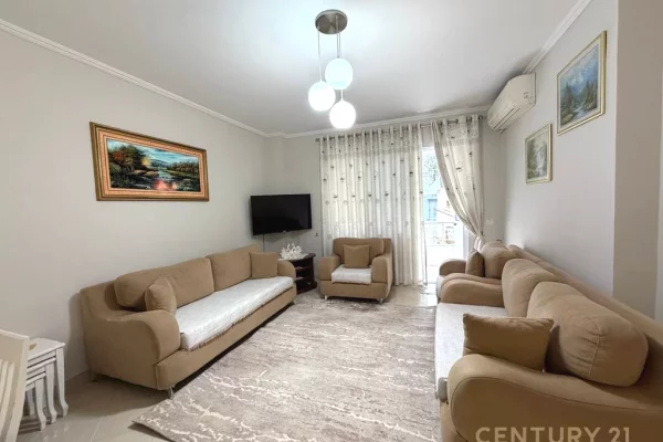 JAPIM APARTAMENT 2+1  ME QIRA TE KODRA E DIELLIT!
