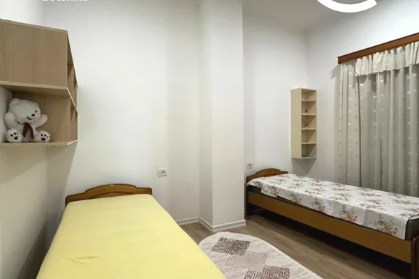 Shtepi me qera Apartament ne Tirane, 2+1, Mobilimi E mobiluar, Pagesa 800  Euro.