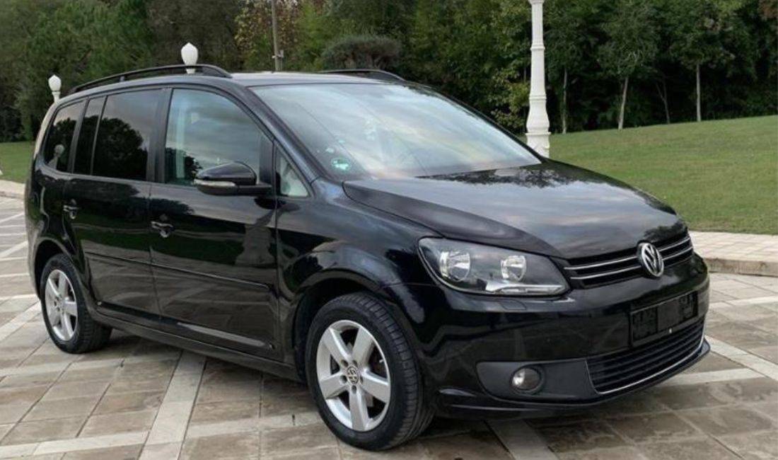 Jepet me qera Volkswagen Touran 7 vendeshe duke filluar nga 40 euro dita