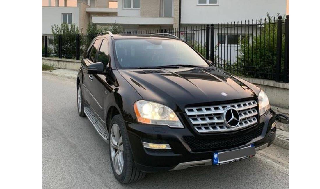 Jepet me qera Mercedes Benz Ml duke filluar nga 60 euro dita