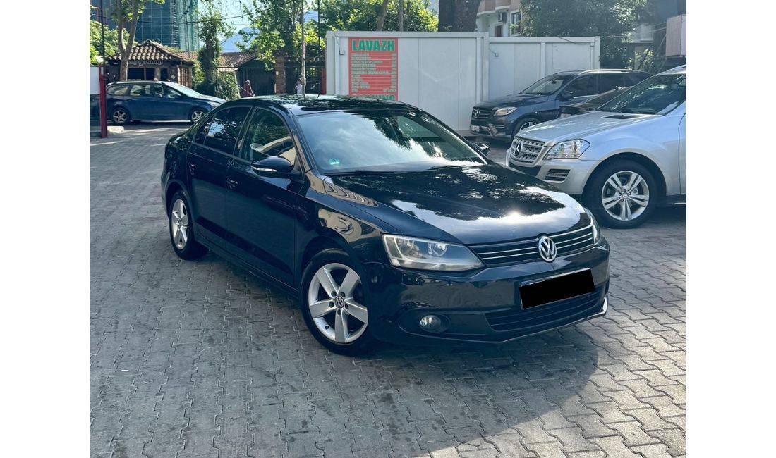 Jepet me qera Volkswagen Jetta duke filluar nga 40 euro dita