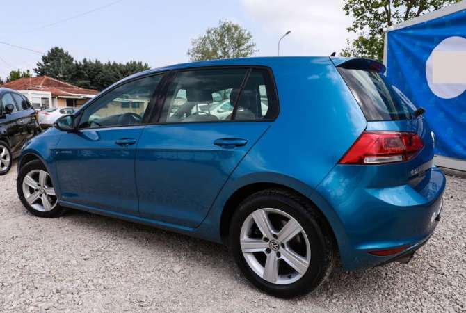 Jepet me qera makina Volkswagen Golf 7 duke filluar nga 35 euro dita