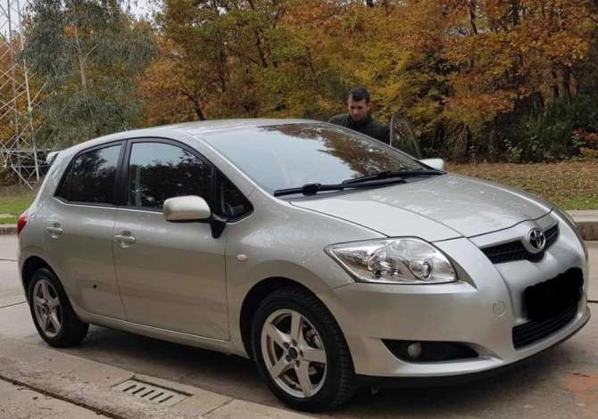 Jepet me qera Toyota auris duke filluar nga 35 euro ne dite