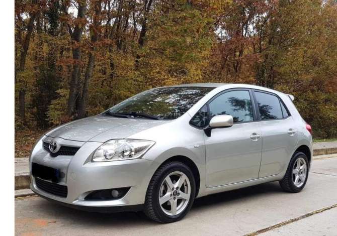 Jepet me qera Toyota auris duke filluar nga 35 euro ne dite
