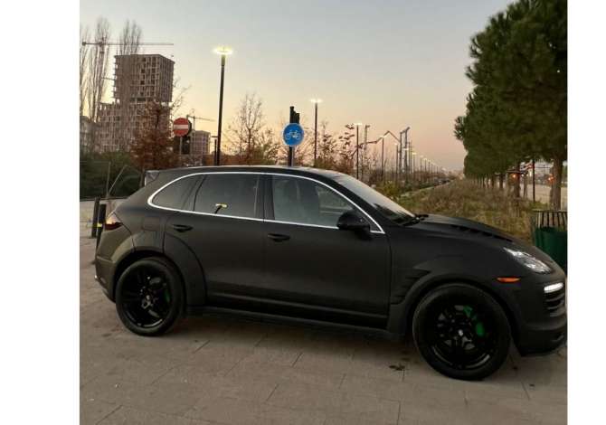 Jepet me qera Porsche Cayenne duke filluar nga 130 euro dita
