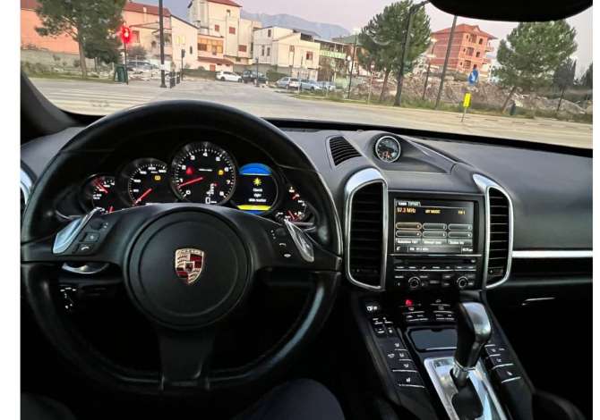 Jepet me qera Porsche Cayenne duke filluar nga 130 euro dita