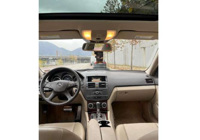 Jepet makina me qera Mercedes Benz Cclass