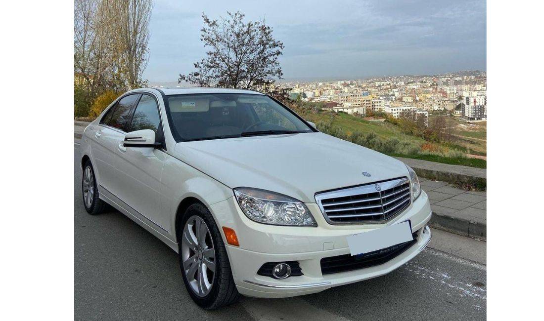 Jepet makina me qera Mercedes Benz C class