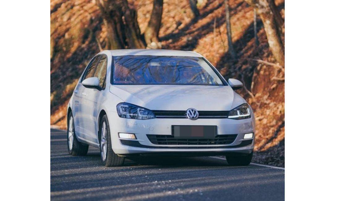 Jepet me qera makina Volkswagen Golf 7 per 40 euro dita 