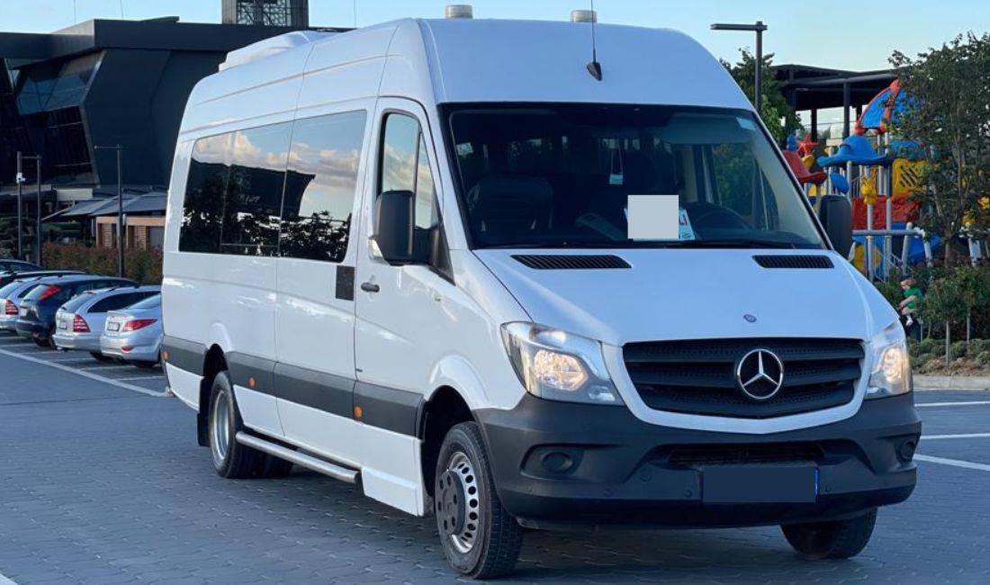 Jepet me qera Furgoni 23 vendesh per 350 euro dita 