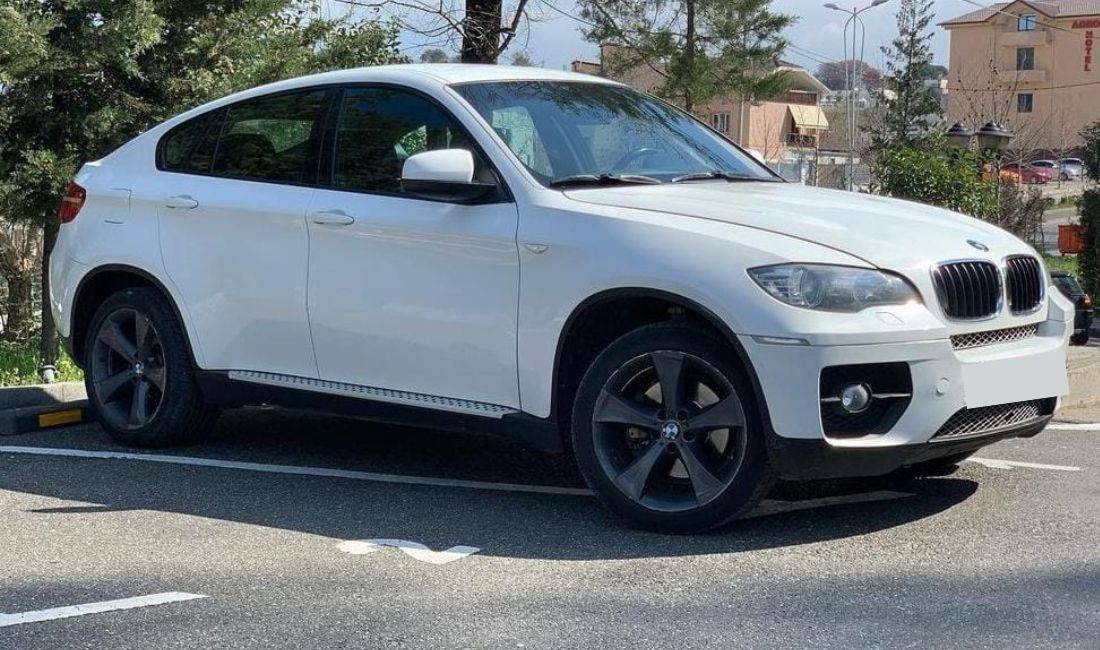 Jepet me qera makina BMW X6 per 150 euro dita 