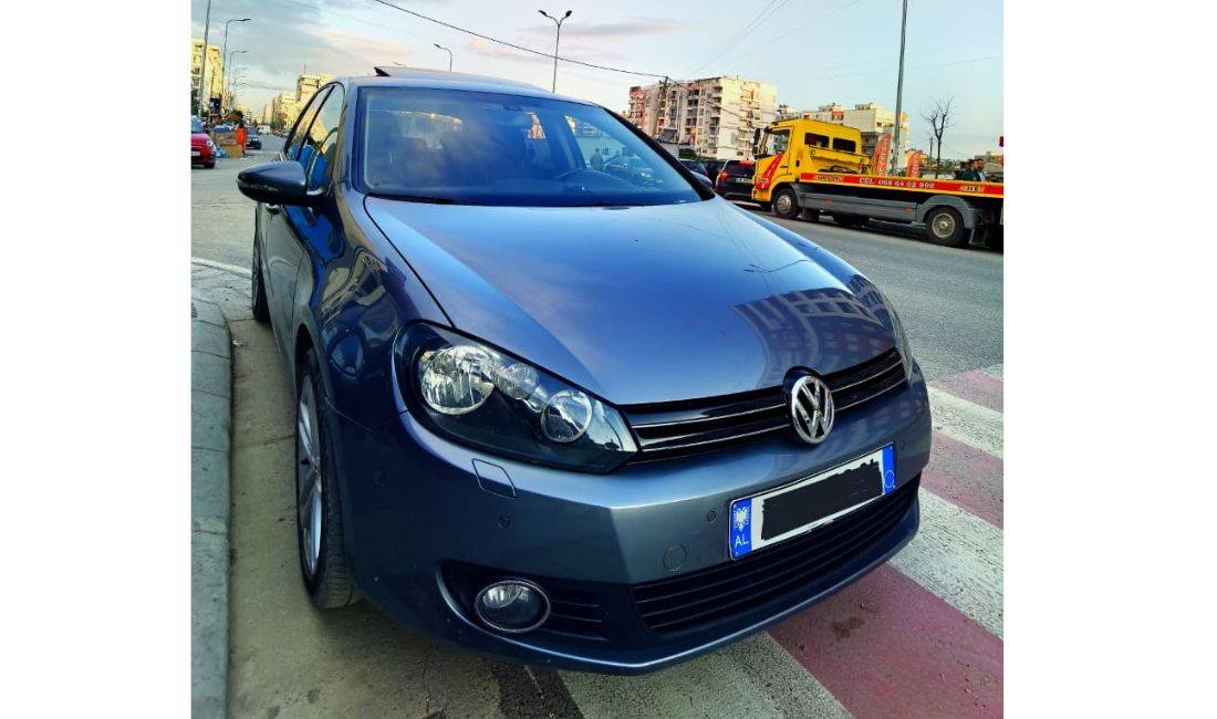 Jepet me qera makina Volkswagen Golf 6 per 30 euro dita