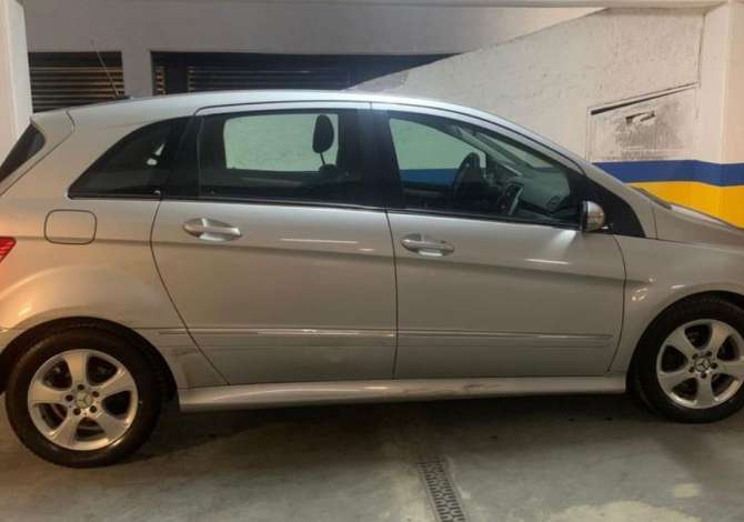 Noleggio Auto a Tirana - 25 Euro