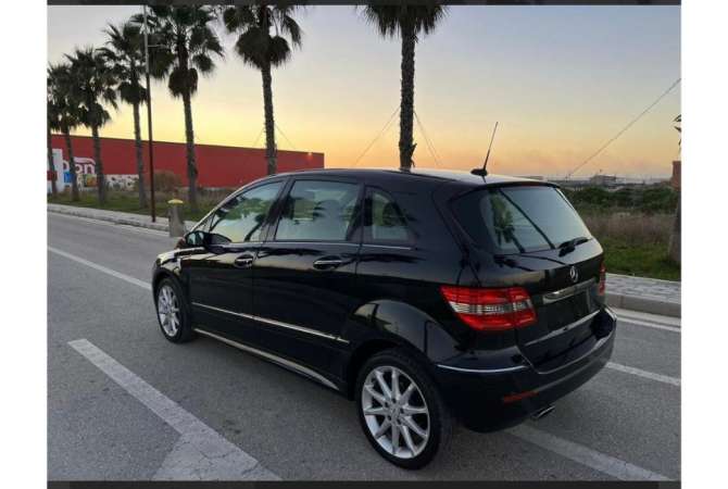 Noleggio Auto a Tirana - 25 Euro