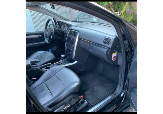 Jepet me qera makina Mercedes Benz B Class per 25 euro dita