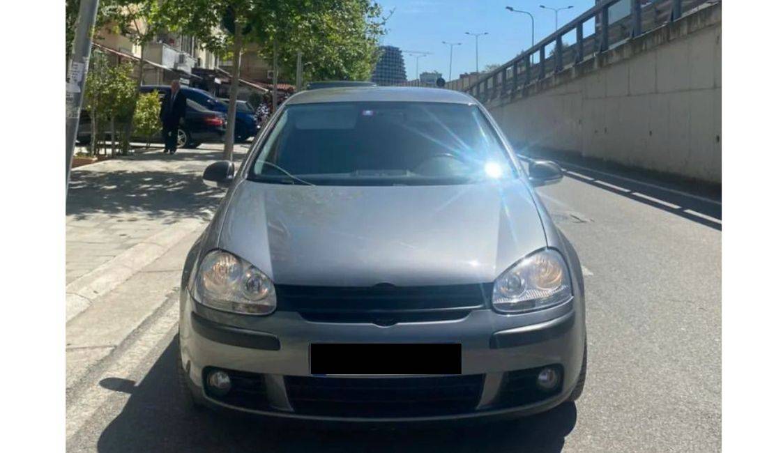 Jepet me qera makina Volkswagen Golf 5 per 25 euro