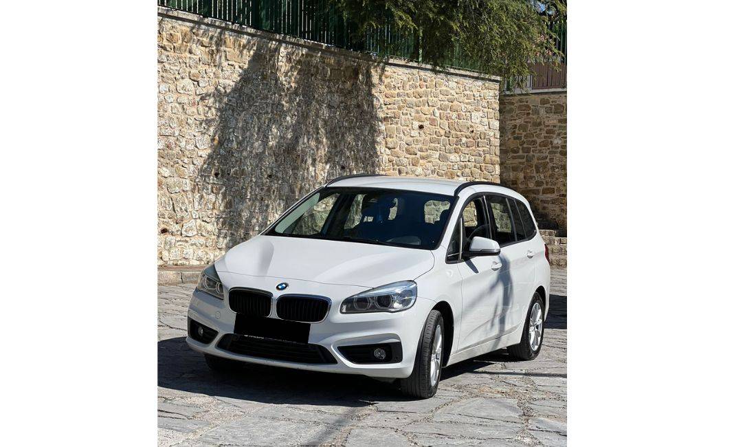Jepet me qera makina BMW x drive per 35 euro dita 