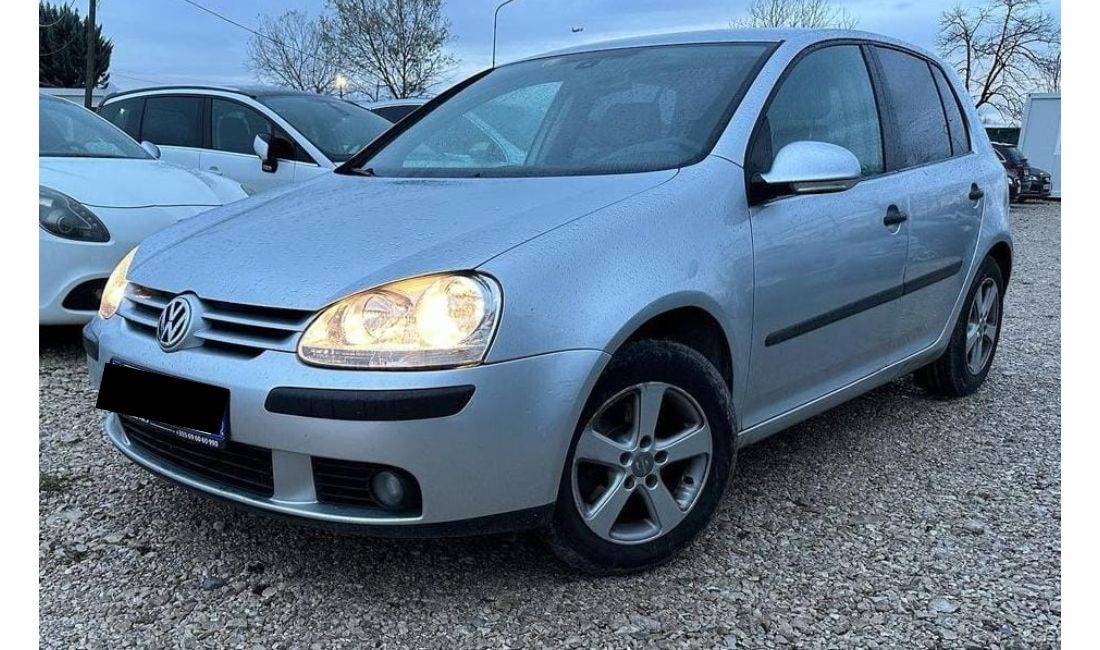 Jepet me qera makina Volkswagen Golf 5 per 30 euro 