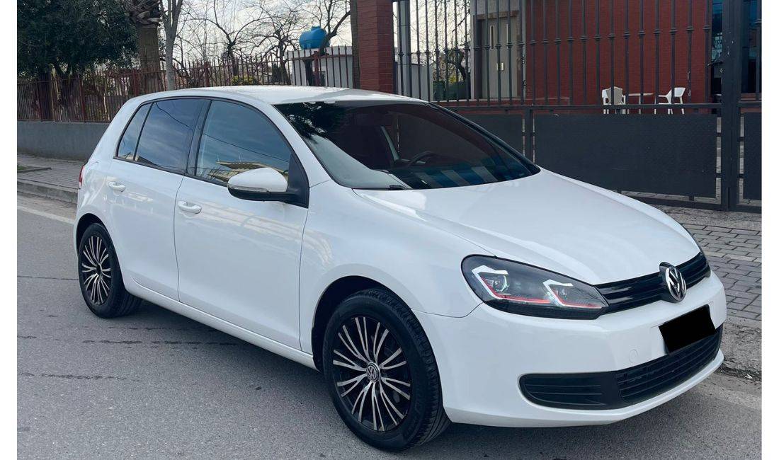 Jepet me qera makina Volkswagen Golf 6 per 30 euro dita
