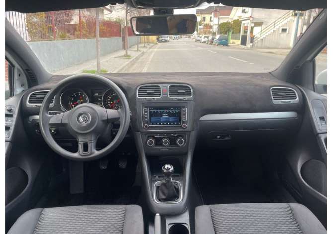 Jepet me qera makina Volkswagen Golf 6 per 30 euro dita