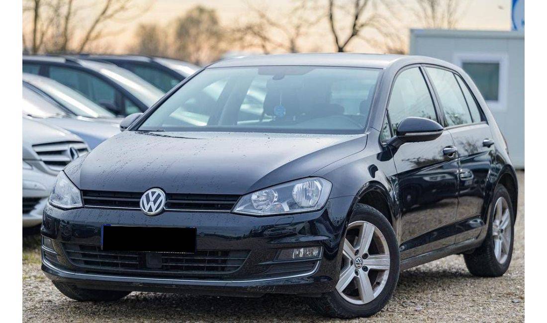 Jepet me qera makina Volkswagen Golf 7 per 37 euro dita