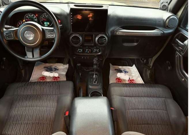 Auto in Vendita a Tirana, Jeep, 2012 Benzine,Kambio Automatik Pagamento 29,700  Euro.